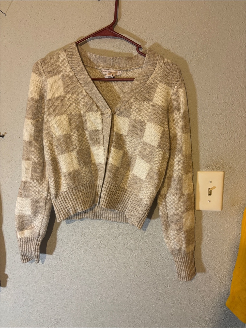 Sincerly Jules Checked V-Neck Cropped Cardigan - Beige & Cream